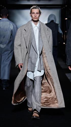 FW22_BOSS_SHOW_MILAN_RUNWAY_21_9x16