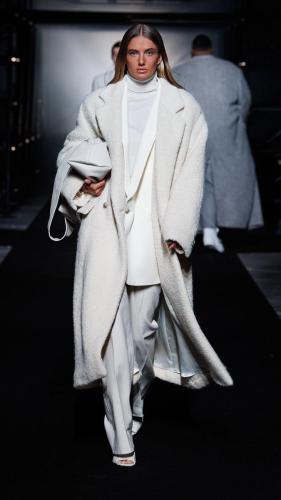 FW22_BOSS_SHOW_MILAN_RUNWAY_25_9x16