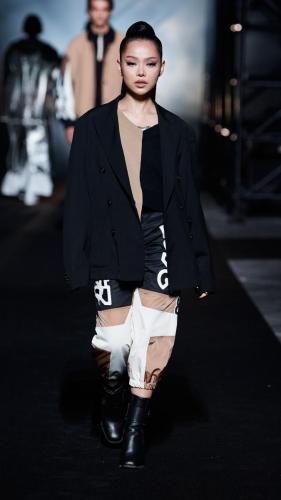 FW22_BOSS_SHOW_MILAN_RUNWAY_44_9x16