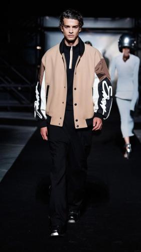 FW22_BOSS_SHOW_MILAN_RUNWAY_45_9x16