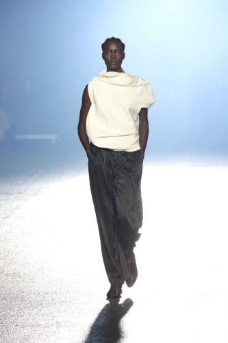 ISSEY_MIYAKE_SS23_001