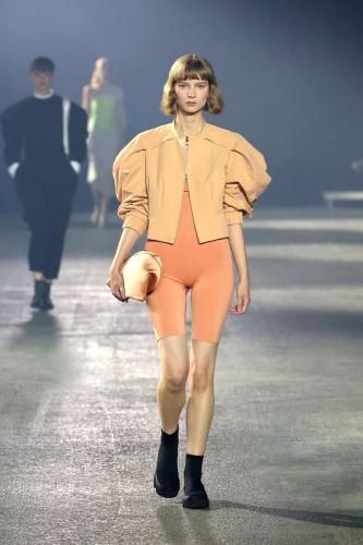 ISSEY_MIYAKE_SS23_009