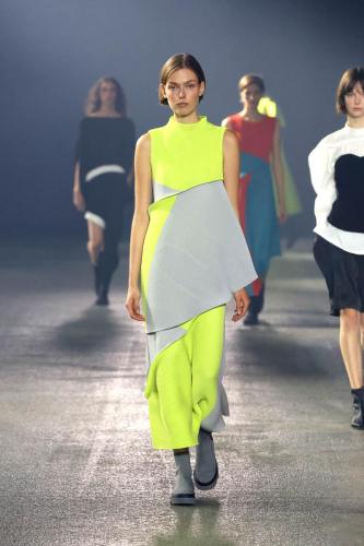 ISSEY_MIYAKE_SS23_012