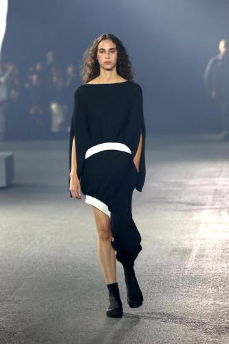 ISSEY_MIYAKE_SS23_015