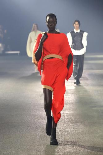ISSEY_MIYAKE_SS23_016