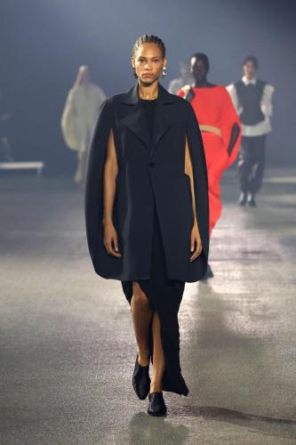 ISSEY_MIYAKE_SS23_019