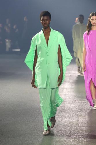 ISSEY_MIYAKE_SS23_021