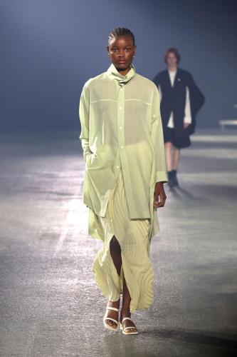 ISSEY_MIYAKE_SS23_024