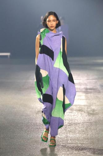 ISSEY_MIYAKE_SS23_027