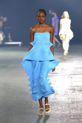 ISSEY_MIYAKE_SS23_033
