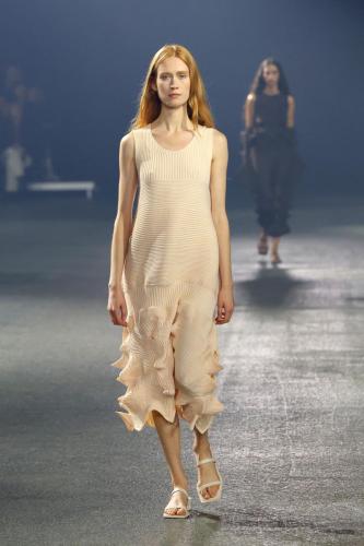 ISSEY_MIYAKE_SS23_038