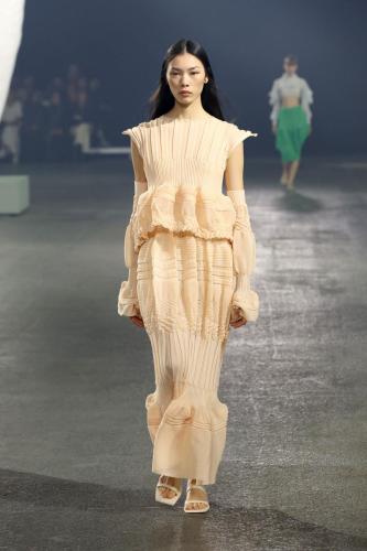 ISSEY_MIYAKE_SS23_043