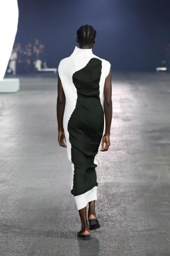 ISSEY_MIYAKE_SS23_052