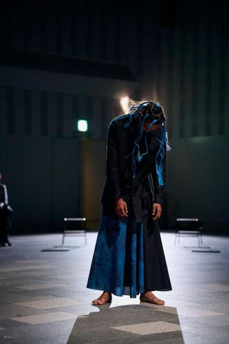 Look01