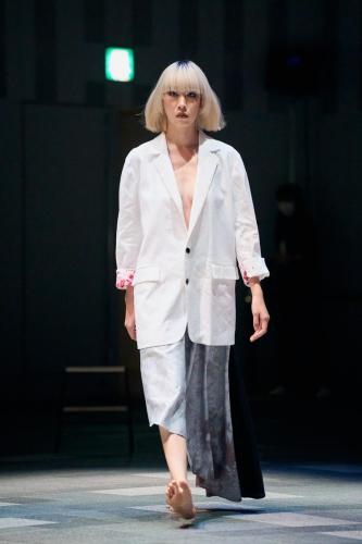Look18