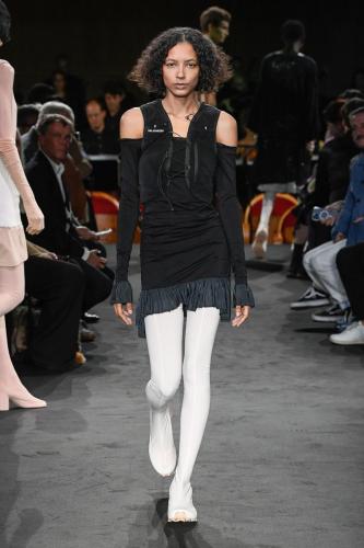 MM6_SS23_Runway_IG_Look_009