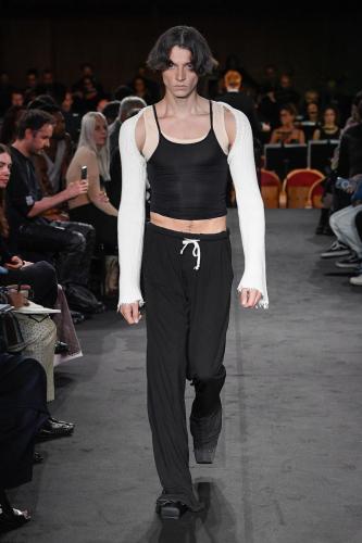 MM6_SS23_Runway_IG_Look_010
