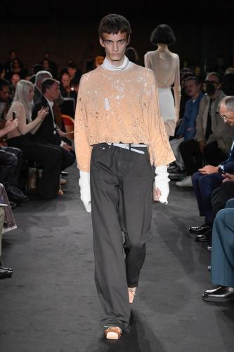 MM6_SS23_Runway_IG_Look_011