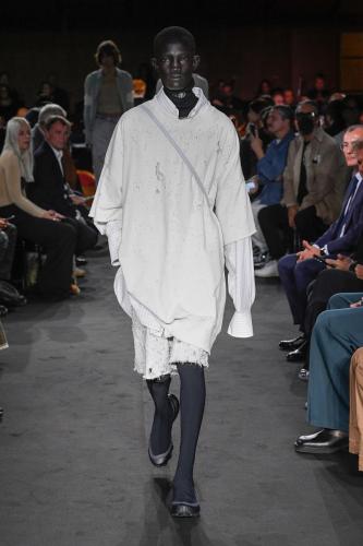 MM6_SS23_Runway_IG_Look_013