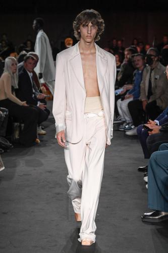 MM6_SS23_Runway_IG_Look_020