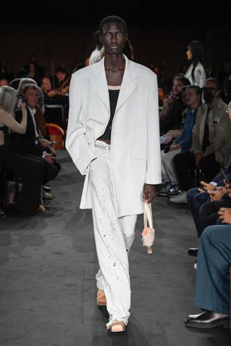 MM6_SS23_Runway_IG_Look_021