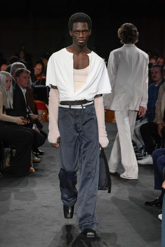 MM6_SS23_Runway_IG_Look_023