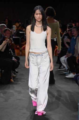 MM6_SS23_Runway_IG_Look_029