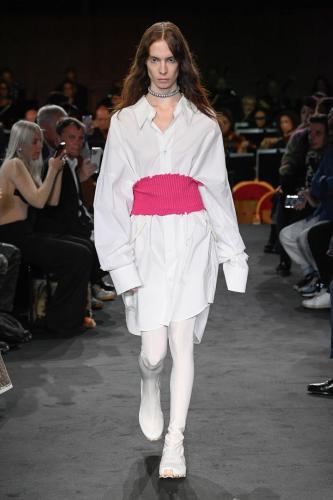 MM6_SS23_Runway_IG_Look_031