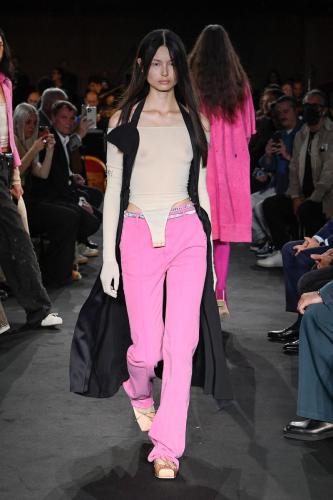MM6_SS23_Runway_IG_Look_033
