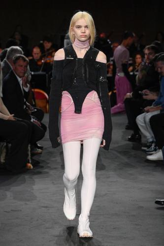 MM6_SS23_Runway_IG_Look_038