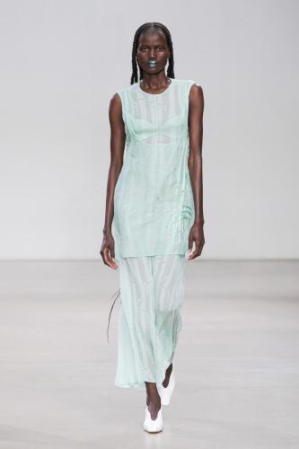 Mame Kurogouchi_ss23_runway_press_look08