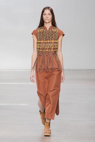 Mame Kurogouchi_ss23_runway_press_look12