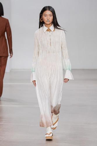 Mame Kurogouchi_ss23_runway_press_look15