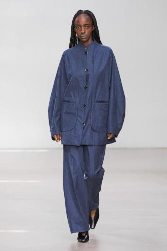 Mame Kurogouchi_ss23_runway_press_look21
