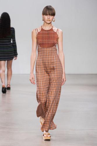 Mame Kurogouchi_ss23_runway_press_look23