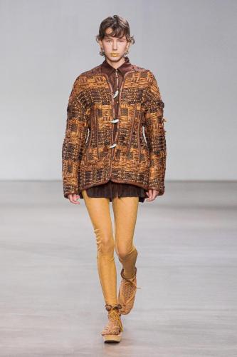 Mame Kurogouchi_ss23_runway_press_look36