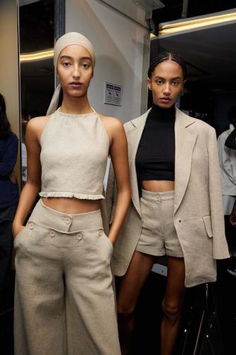 PE23 - MAX MARA SFILATA - BACKSTAGE 120