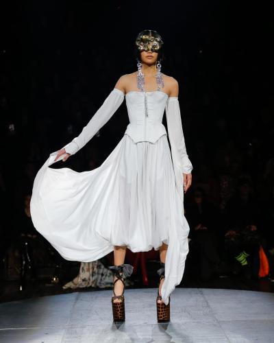VIVIENNEWESTWOOD_SS23_045