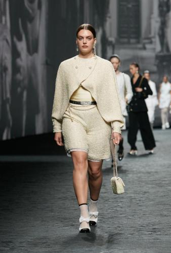 Look 18