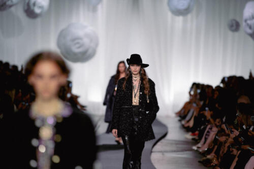 chanel_2021-22-metiers-dart-show-in-florence-copyright-chanel-09-HD