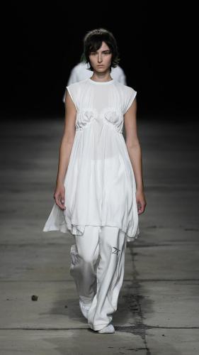 look0009