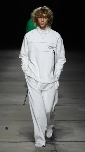look0010