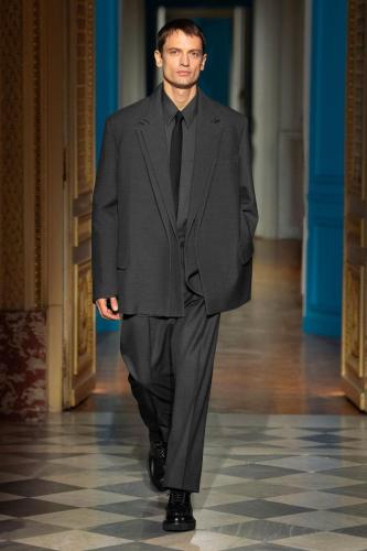 037 VALENTINO PAP MEN FW2425