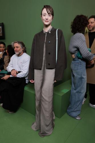 Loewe : Front Row - Paris Fashion Week - Womenswear Fall/Winter 2024-2025
