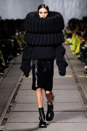 Alexander McQueen RTW AW24 Look 07
