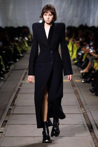 Alexander McQueen RTW AW24 Look 09