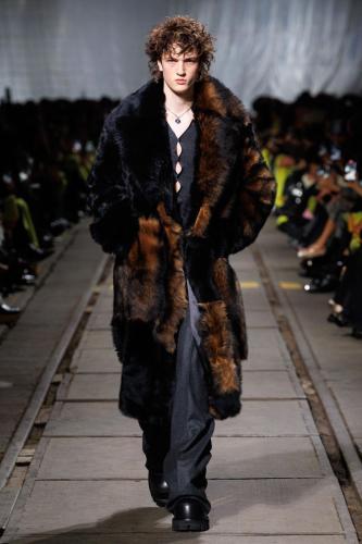 Alexander McQueen RTW AW24 Look 15