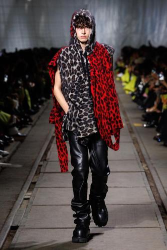 Alexander McQueen RTW AW24 Look 18