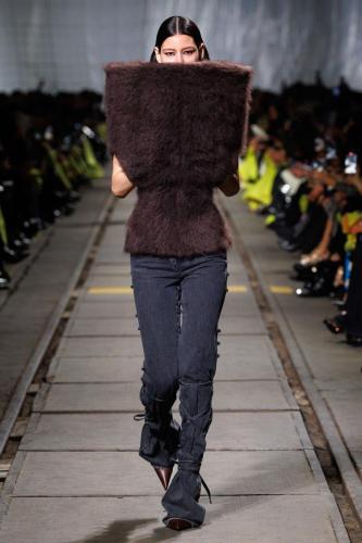 Alexander McQueen RTW AW24 Look 23