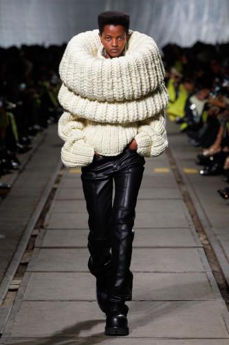 Alexander McQueen RTW AW24 Look 25